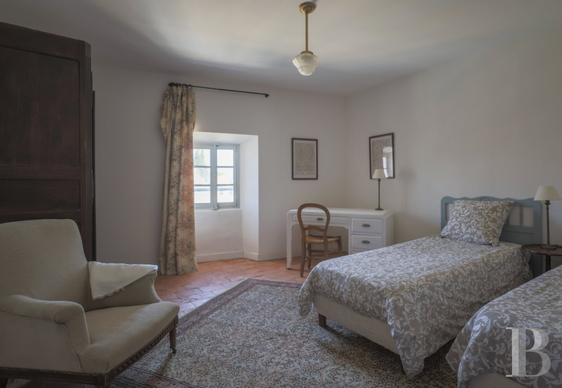 A family home with a garden in the village of Alleins, between Cavaillon and Salon-de-Provence - photo  n°34